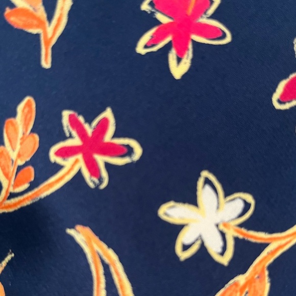 Ungaro Navy Floral Print 100% Silk Tie 57.5” Long 3.5” Wide Spring Work Career - Picture 2 of 5